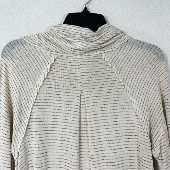 Knox Rose ivory striped long sleeve tunic top - Picture 5 of 11